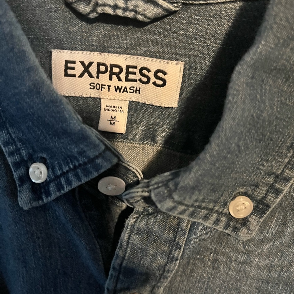 Express Men's Casual Denim Shirt - Picture 2 of 2